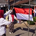Peringatan HUT RI di RT 03 RW 02 Buludan Kajen: Upacara Bendera Unik Dipimpin oleh Ibu-Ibu Rumah Tangga