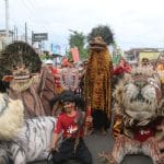 Ribuan Warga Ramaikan Karnaval Imlek Pati, Foto Presiden dan Wapres Ikut Diarak!