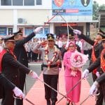 Kombes Pol Andhika Bayu Adhittama Dilepas dengan Tradisi Pedang Pora