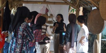 Kampung Budaya Piji Wetan Hadirkan Pameran Seni Unik “Tapa Ngeli”