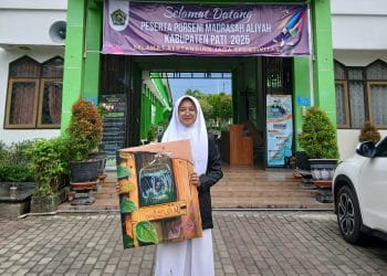 Siswi MA Salafiyah Kajen Raih Juara 1 Kaligrafi PORSENI Pati