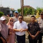Sudewo Tinjau Langsung Pembangunan Jembatan Desa Karaban