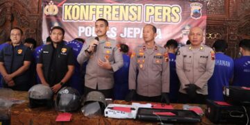 Polres Jepara Amankan 9 Orang Terkait Pembakaran dan Penjarahan Kantor DPRD
