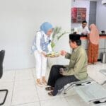 Unit Kerja BRI Pati Tingkatkan Keakraban dengan Nasabah Lewat Jajanan Tradisional di Hari Pelanggan Nasional