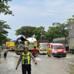 Polresta Pati Sigap Tangani Banjir di Batangan, Pastikan Warga Aman dan Terlayani