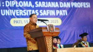 Bupati Pati Hadiri Wisuda Universitas Safin, Apresiasi Perkembangan Pesat