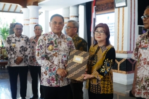 Sudewo Serahkan SK Pensiun, Harapkan Semangat Pengabdian ASN Tetap Jadi Teladan