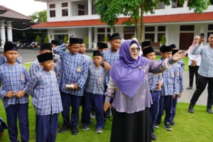 Atik Kusdarwati Kenalkan Ruang Pemerintahan ke Anak-Anak Lewat Kunjungan Pendopo