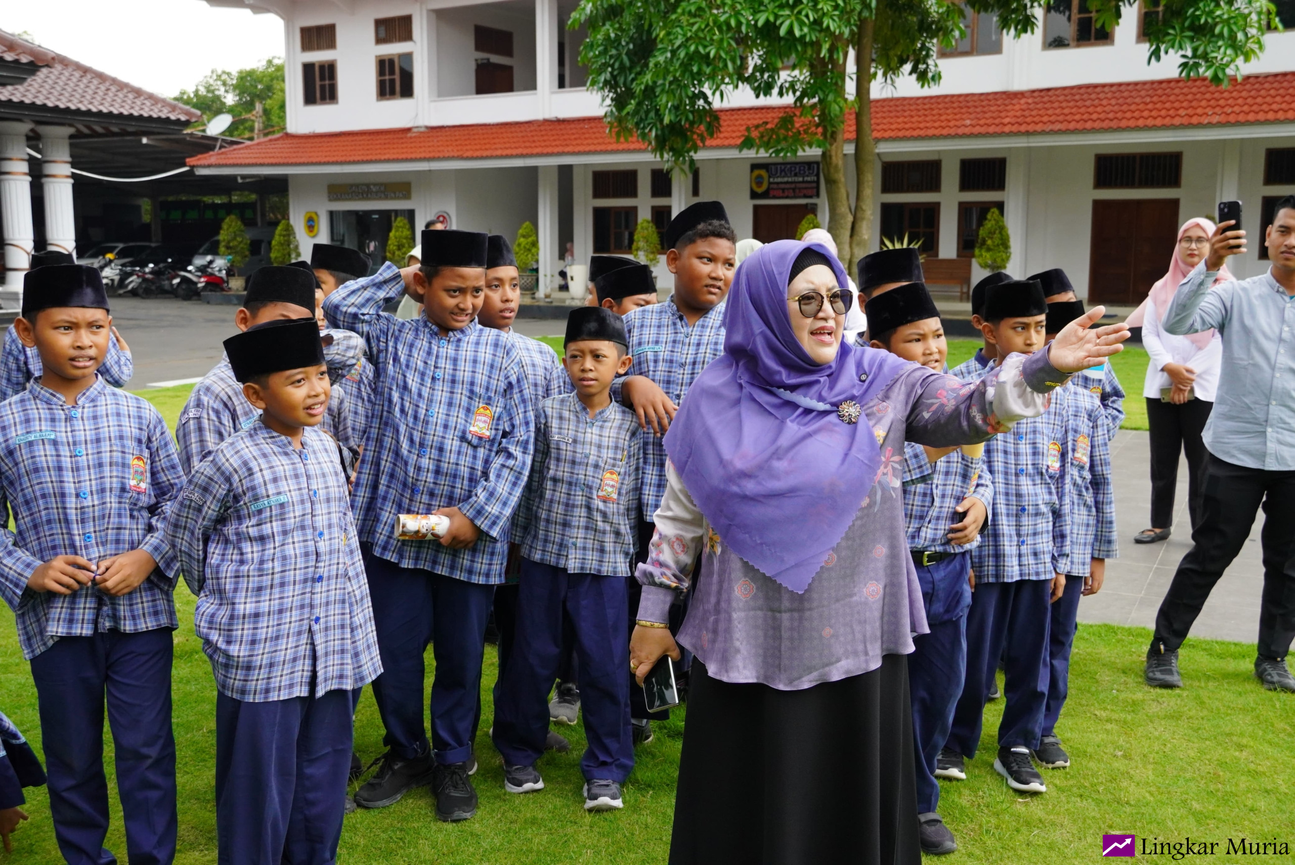 Atik Kusdarwati Kenalkan Ruang Pemerintahan ke Anak-Anak Lewat Kunjungan Pendopo