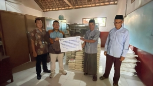 Sinergi BRI Peduli dan Yayasan Nurul Huda, BRI Kanca Pati Salurkan 500 Paket Sembako di Desa Ngablak