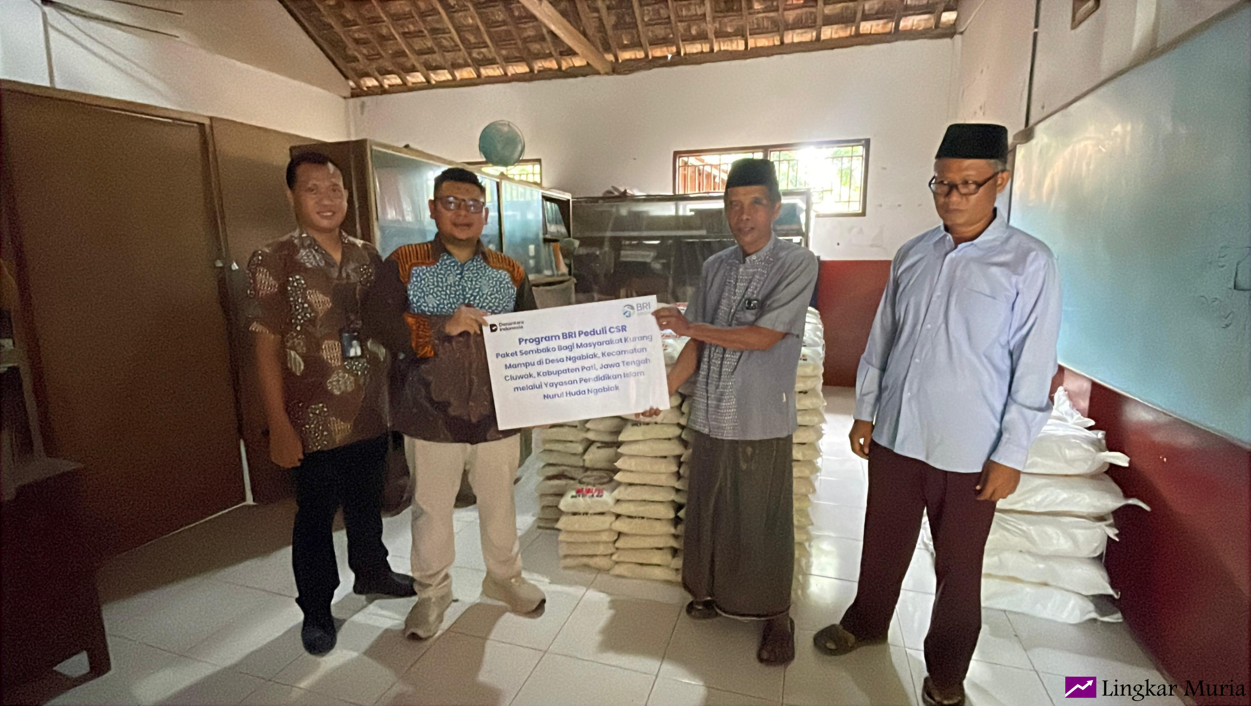 Sinergi BRI Peduli dan Yayasan Nurul Huda, BRI Kanca Pati Salurkan 500 Paket Sembako di Desa Ngablak