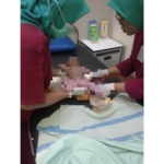 Bayi Perempuan Masih Hidup Ditemukan di Tempat Sampah Perumahan, Polisi Lakukan Penyeledikan