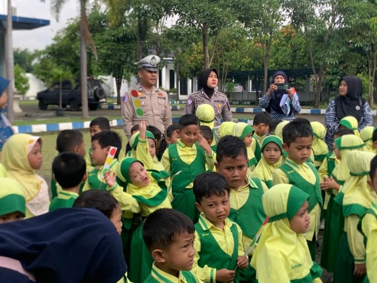Polresta Pati Gelar Polisi Sahabat Anak, Tanamkan Kesadaran Lalu Lintas Sejak Dini