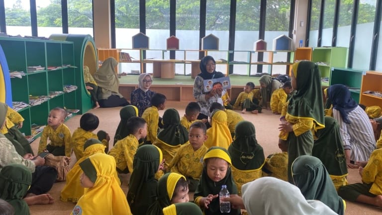 Kenalkan Literasi Sejak Dini, Anak-anak di Kudus Diajak Jelajahi Perpustakaan Umum yang Ramah Anak