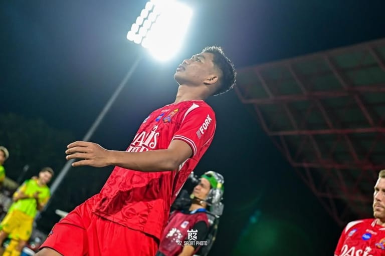 Rahmat Hidayat Kolaps Saat Persijap vs Persebaya, Ini Kronologi dan Kondisinya Terkini