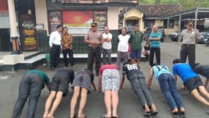 Tongtek Berujung Tawuran di Sukolilo: Polisi Amankan Belasan Remaja dan Terapkan Restorative Justice