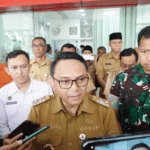 Plt Bupati Pati Risma Ardhi Chandra memberikan keterangan pers.