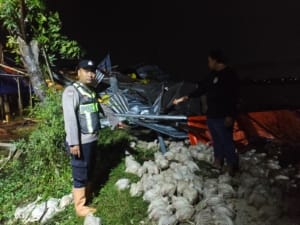 Angin Puting Beliung Terjang Sukolilo, 4 Kandang Ayam Ambruk dan 30 Ribu Ternak Terdampak