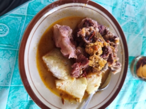 Lontong Balungan Mbah, Rekomendasi Kuliner Pati yang Tidak Mengecewakan 