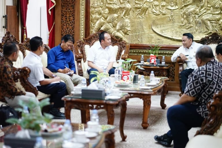 Plt Bupati Pati Risma Ardhi Chandra menerima kunjungan tim dari Undip Semarang.