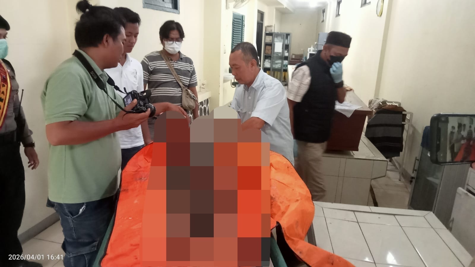 Pemeriksaan mayat tanpa identitas yang ditemukan di lereng Gunung Muria Jolong 2.