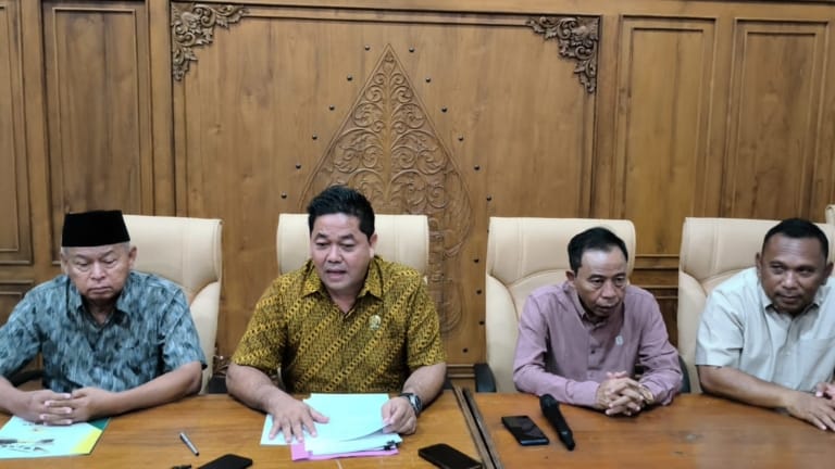 Tanggapi Desakan Masyarakat, Ketua DPRD Pati Tegaskan Siap Terima Pemotongan Tunjangan Perumahan