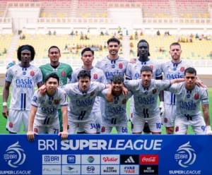 Skuad Persijap Jepara saat berhasil mengalahkan tuan rumah Persita Tangerang sekaligus memastikan bertahan di Super League.