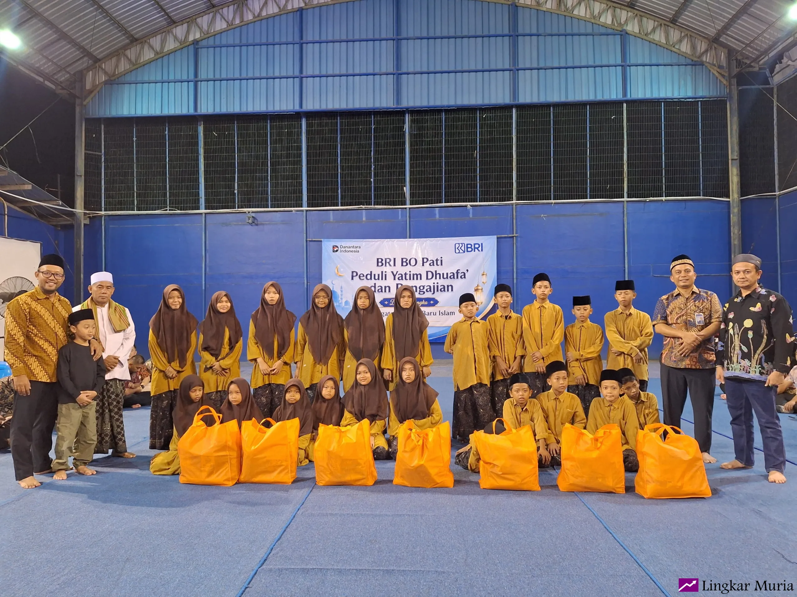 Semangat Muharram, BRI BO Pati Berbagi Kebahagiaan Bersama Santri Darul Hadlonah