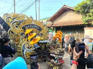 Kirab Budaya Haul Mbah Ahmad Mutamakkin Meriah, Tongklek Jadi Daya Tarik Utama