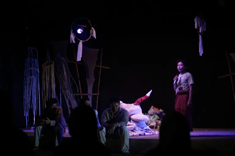 Tanpa Satu Kata Pun, Teater Boneka “Jala dan Jana” Ceritakan Hubungan Manusia dan Sungai di Kudus