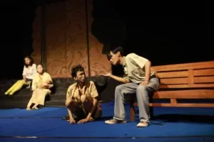 Teater Satoesh UIN Sunan Kudus Pentaskan “Mega-Mega”, Angkat Suara Kehidupan Kaum Terpinggirkan
