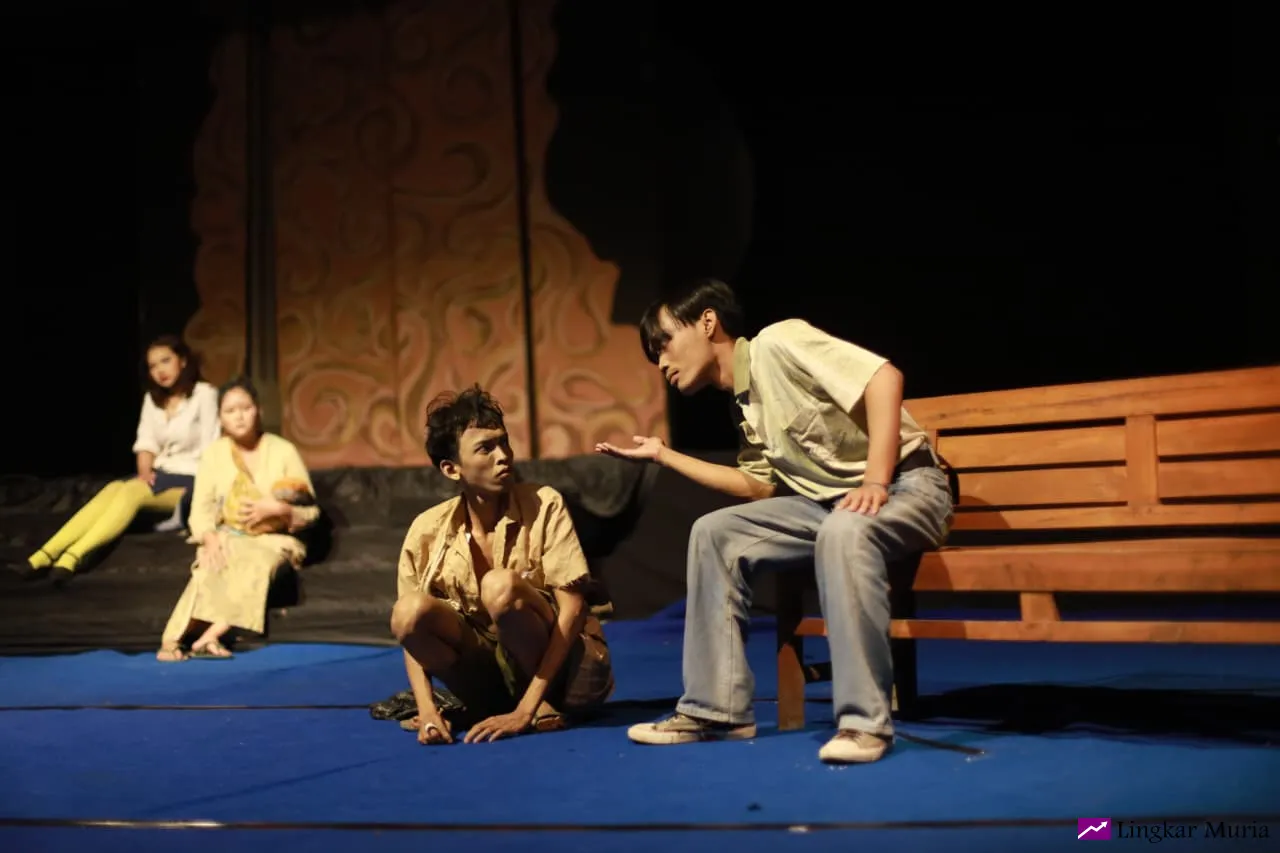 Teater Satoesh UIN Sunan Kudus Pentaskan “Mega-Mega”, Angkat Suara Kehidupan Kaum Terpinggirkan
