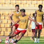 Para pemain Persijap Jepara dalam sesi latihan di GBK.