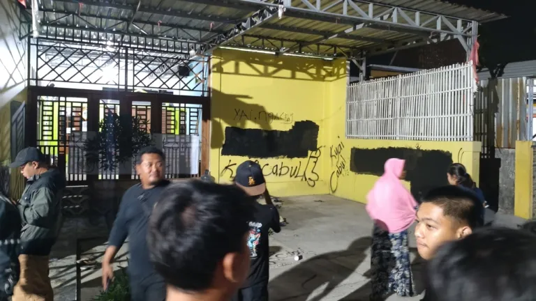 Isu Dugaan Pencabulan Santriwati di Talun Pati Memanas, Warga Geruduk dan Segel Ponpes Al-Hidayah